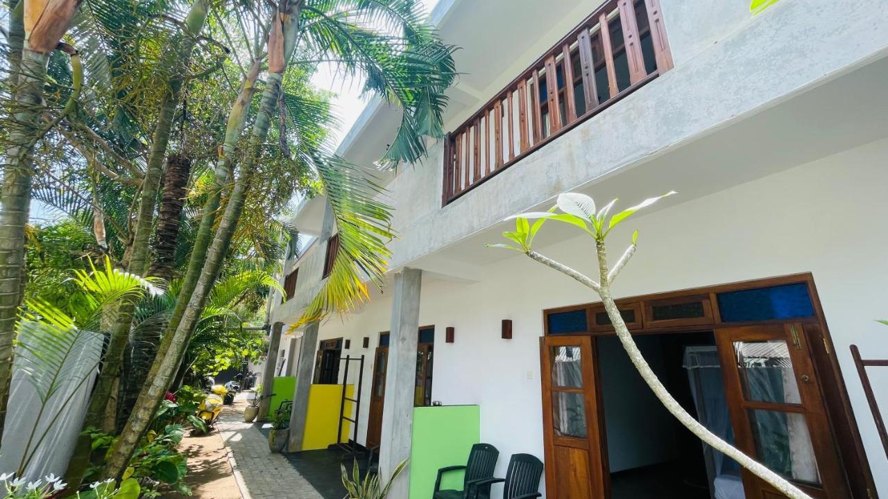 Hotel The Point Mirissa Exterior foto